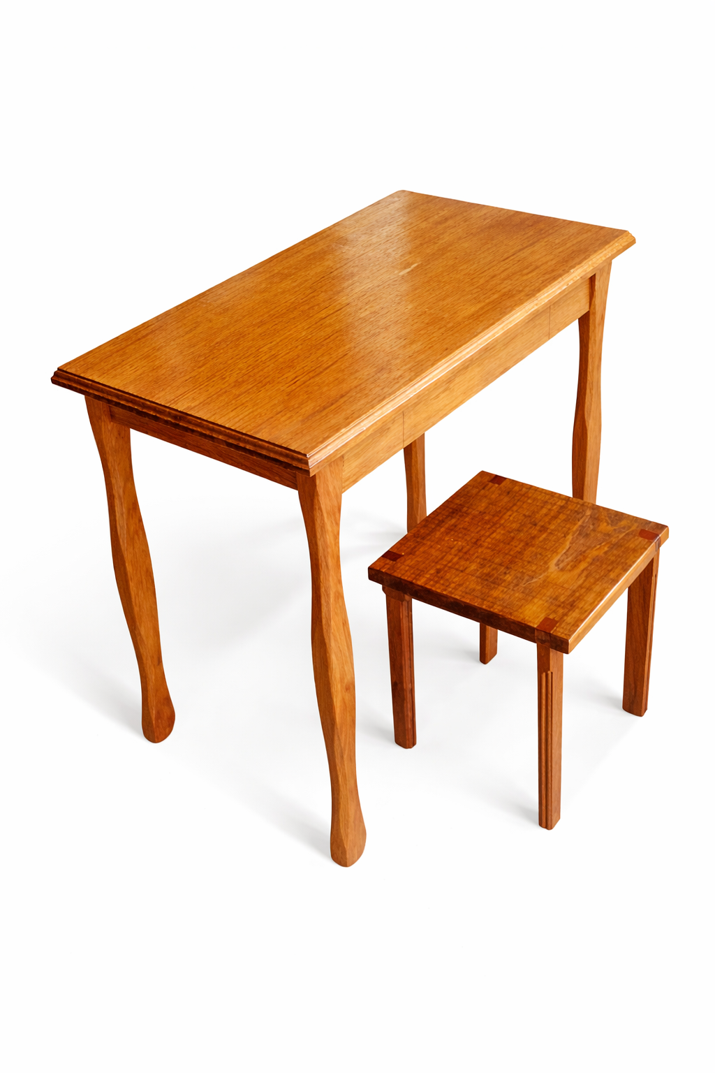 Bord och pall resnad-Eknas Entreprenad